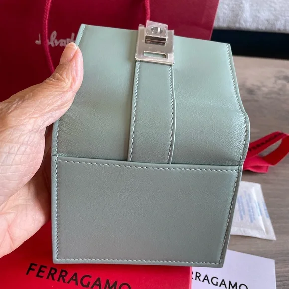 Salvatore Ferragamo new wallet in a Gift Box - Picture 4 of 7